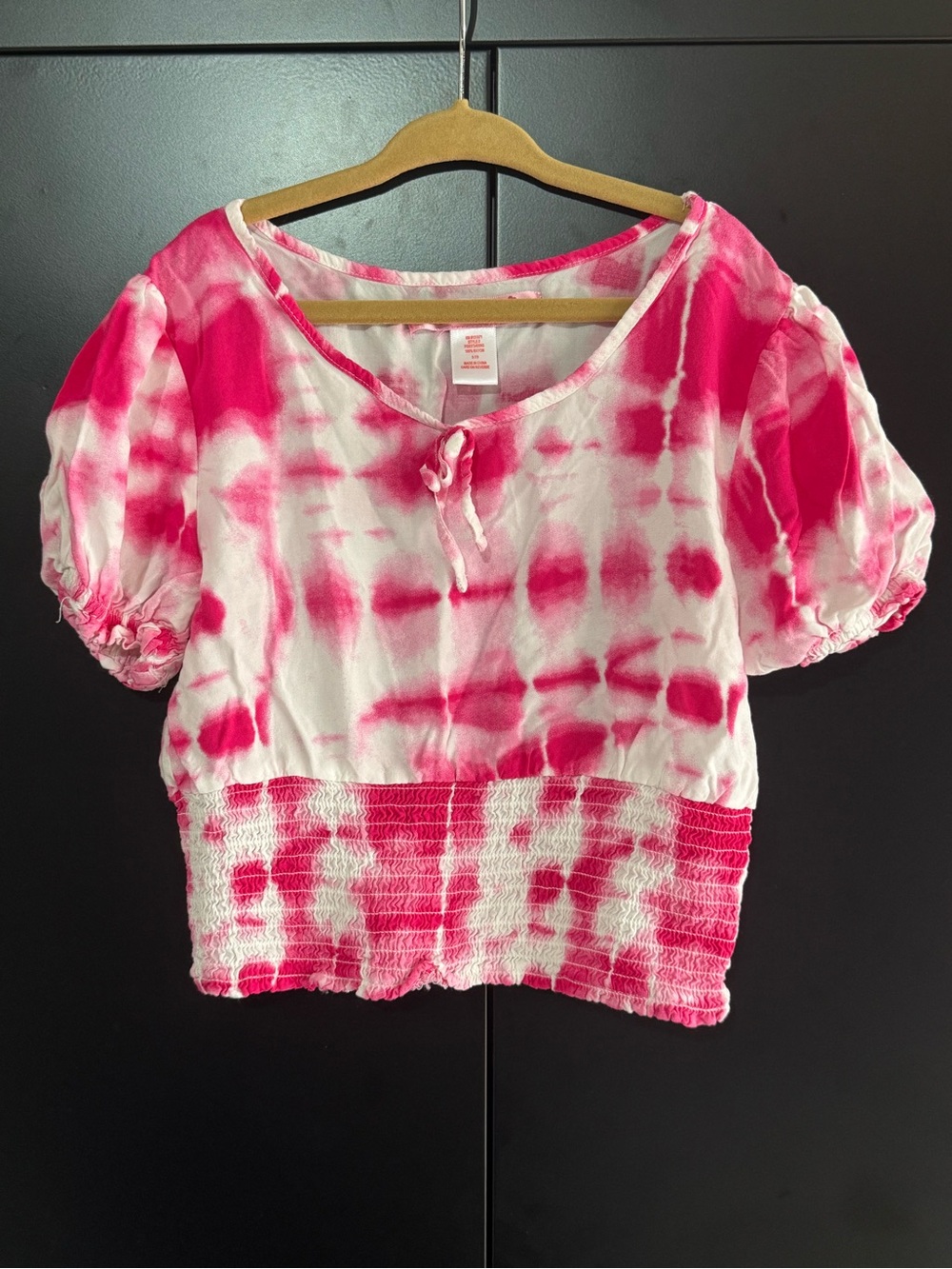 Girls size 7/8 | Kiss brand | Pink and White Tie-Dye Crop Top